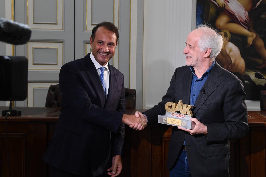 Toni Servillo, Massimiliano Gallo e Mario Martone sono stati premiati presso la sede UniPegaso di Palazzo Zapata (Napoli) in occasione della 36ª edizione del Ciak d’oro in collaborazione con <a href="/UniMercatorum/">UniMercatorum</a>, lo storico premio ideato da @[Ciak - Milan (Italy)].