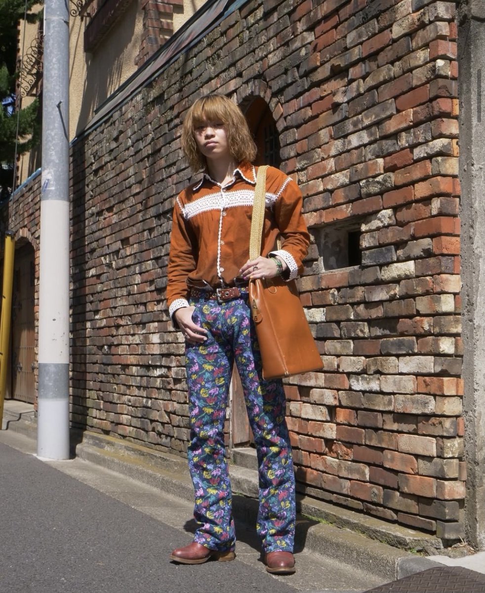 tokyomodesnap's tweet photo. Name: Tomi
Occupation: Hair assistant
/
Inner: #vintage
Pants: # vintage
Shoes: # vintage
Bag: # vintage
/
https://t.co/dqib2II2B2 https://t.co/7JefNXn78u