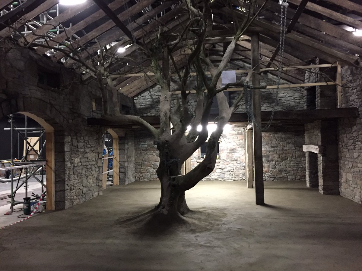 jongarysteele's tweet photo. Stumbled upon this old photo, beginning of a set on Outlander.
#outlander @Outlander_STARZ  @McSomhairle @CromwellGina @StuartBryce @BarryWaldo @daniel_sumsion https://t.co/SDtZNoUxLl