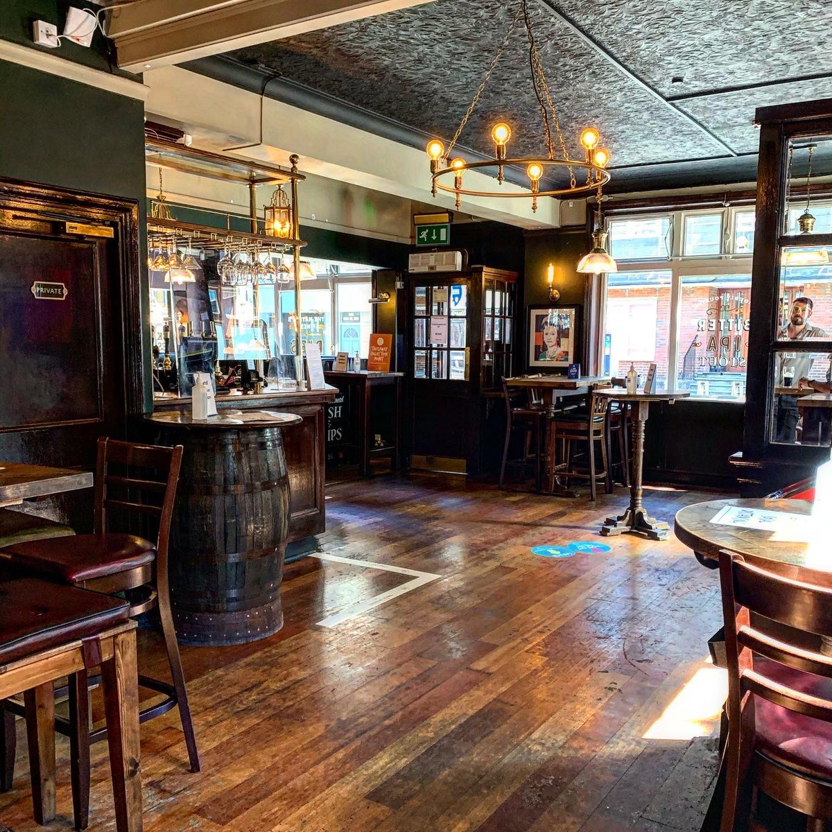 TheLondonPubMap's tweet photo. The Lucas Arms, Kings Cross #pub #London #londonpubs #kingscross New Review 👉 https://t.co/4F2C4UMUNZ https://t.co/kWEKCIv8CI