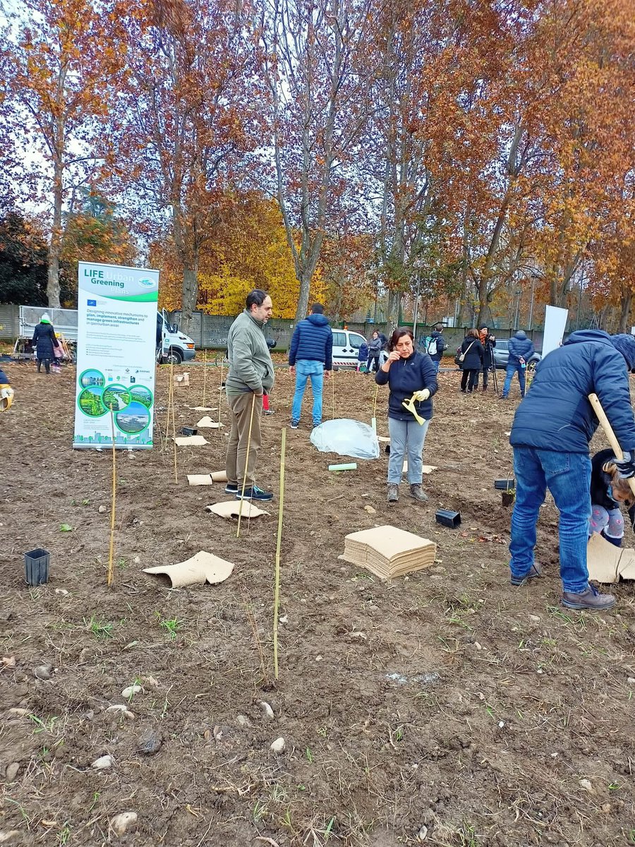 ParcoNordMilano's tweet photo. LIFE #UrbanGreeningPlans project continues in Milan! This week end we’re going to plant over 300 new trees inside the Park! 🌳🌳 Thanks to the support of @EUROPARC #urbanforestation #naturebasesolution #urbanforest #forestation https://t.co/ZnCJqAKPNW