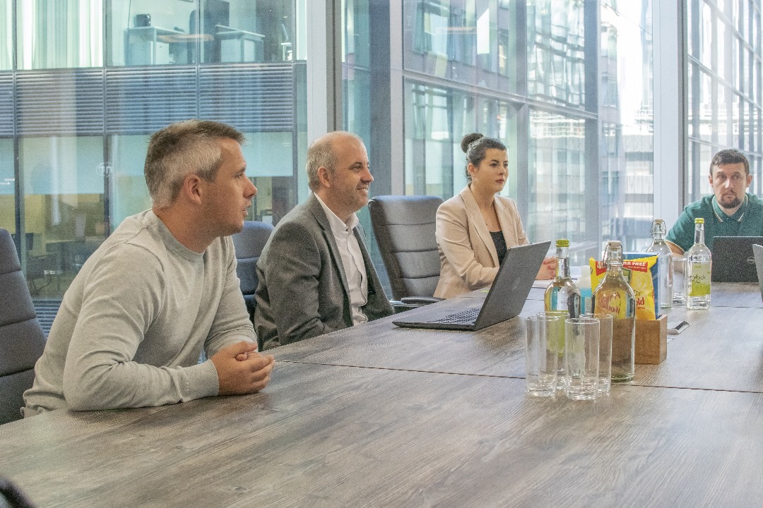 Liverpool Confidential (@livconfidential) on Twitter photo Thrive and flow in the <a href="/avenuehq_liv/">Avenue HQ, Liverpool</a> workspace 📝
Avenue HQ on St Paul's Square provides a space to get your focus on!
confidentials.com/liverpool/offe… Thrive and flow in the <a href="/avenuehq_liv/">Avenue HQ, Liverpool</a> workspace 📝
Avenue HQ on St Paul's Square provides a space to get your focus on!
confidentials.com/liverpool/offe…