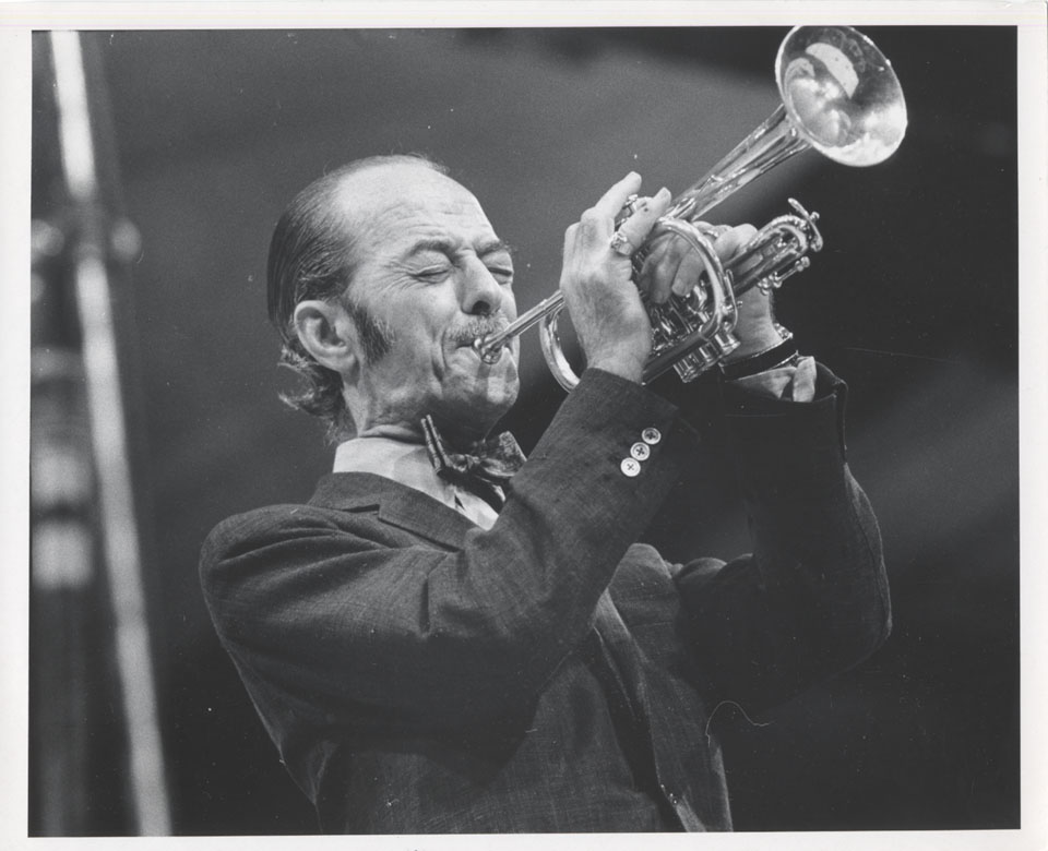 ProJazzNet's tweet photo. Bobby Hackett – Creole Cookin’
https://t.co/QlcFcoPQEh
Creole Cookin’, is an album by cornetist Bobby Hackett which was released on the Verve label in 1967.
#jazz #swing #trumpet #BobbyHackett https://t.co/Wv7m7ZsntP