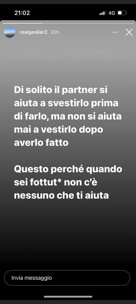 RobySparkles_'s tweet photo. @Matthew_sent insegnagli come si fa poesia https://t.co/4z7paC2o4K