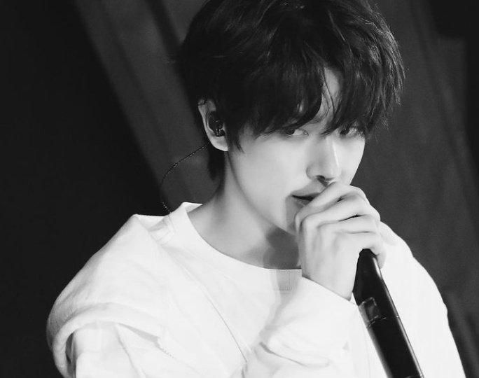 . (@02eboys) on Twitter photo 