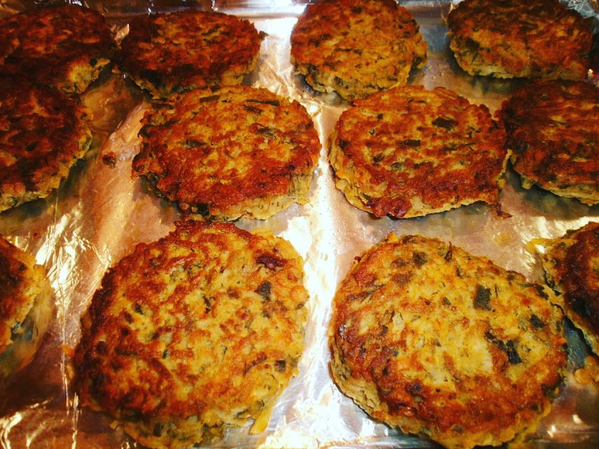 Chilled Sunday breakfast: Spicy Potato Cakes with Paratha &amp; Scrambled Egg 😋👌Perfect start to a relaxing day (away from the kitchen!) #foodie #sundayvibes #weekendfood #northlondon #jogindersupperclub #tufnellpark
