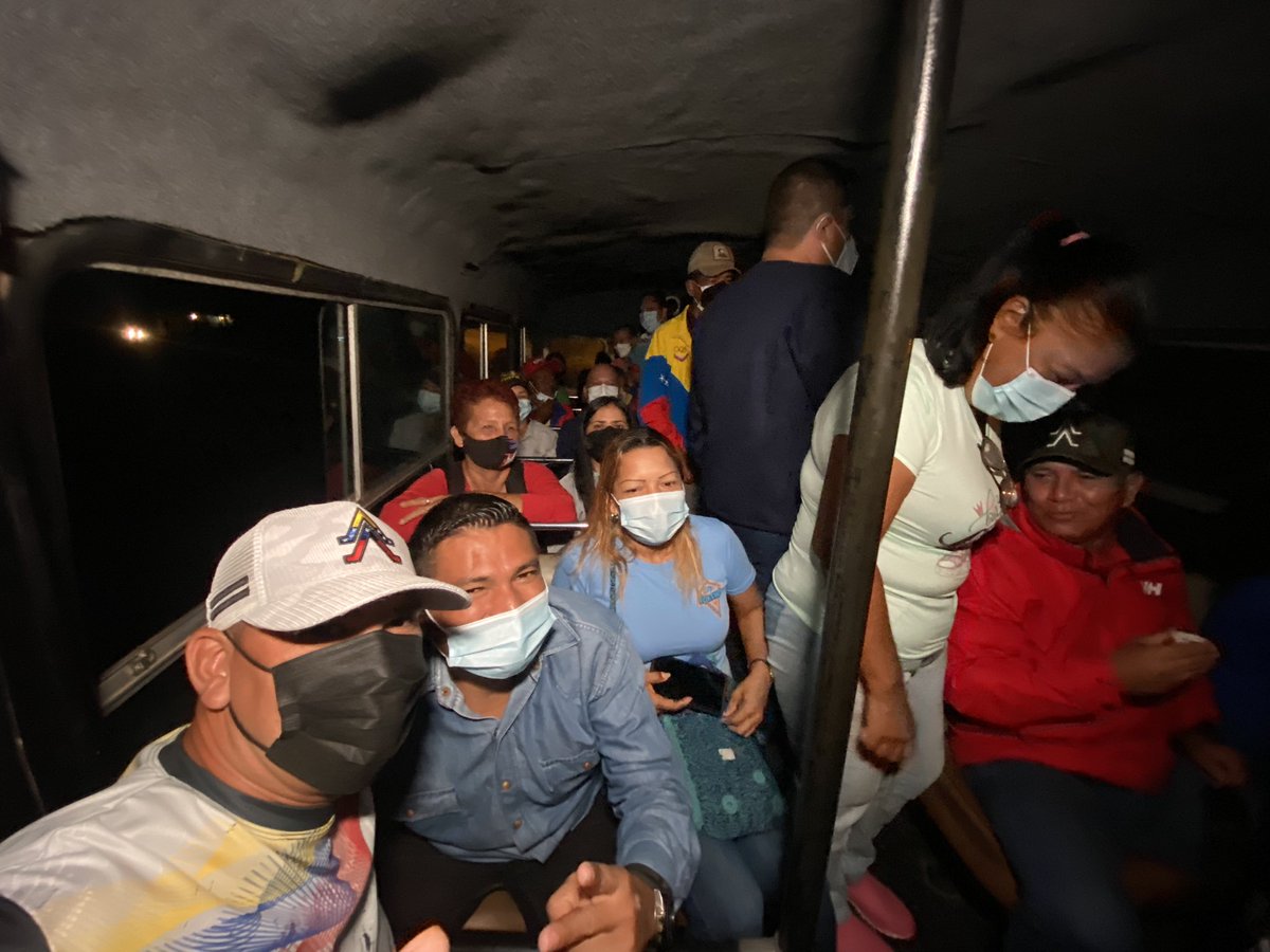 comandosergioh's tweet photo. Así somos los hijos de Bolívar y Chávez llenos de alegría y prestos a la fiesta electoral; Ciudad Bolívar llena de esperanza porque somos un país democrático y soberano 

#Elecciones2021 https://t.co/pwwZ3ThGEG