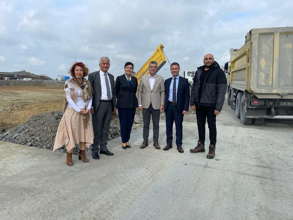 2019 yılını 11 milyon TL zararla kapatan İBB iştiraki İSYÖN, 2020’de 1,5 milyon TL kâra geçti.
Tarihinde ilk kez su ürünleri ihracatına başladı, yılda 10 milyonun üzerinde fide dağıtttı, üretici pazarları açtı.
Genel Müdür Hamdi Arpa ve İSYÖN emekçilerine gönülden teşekkürler..