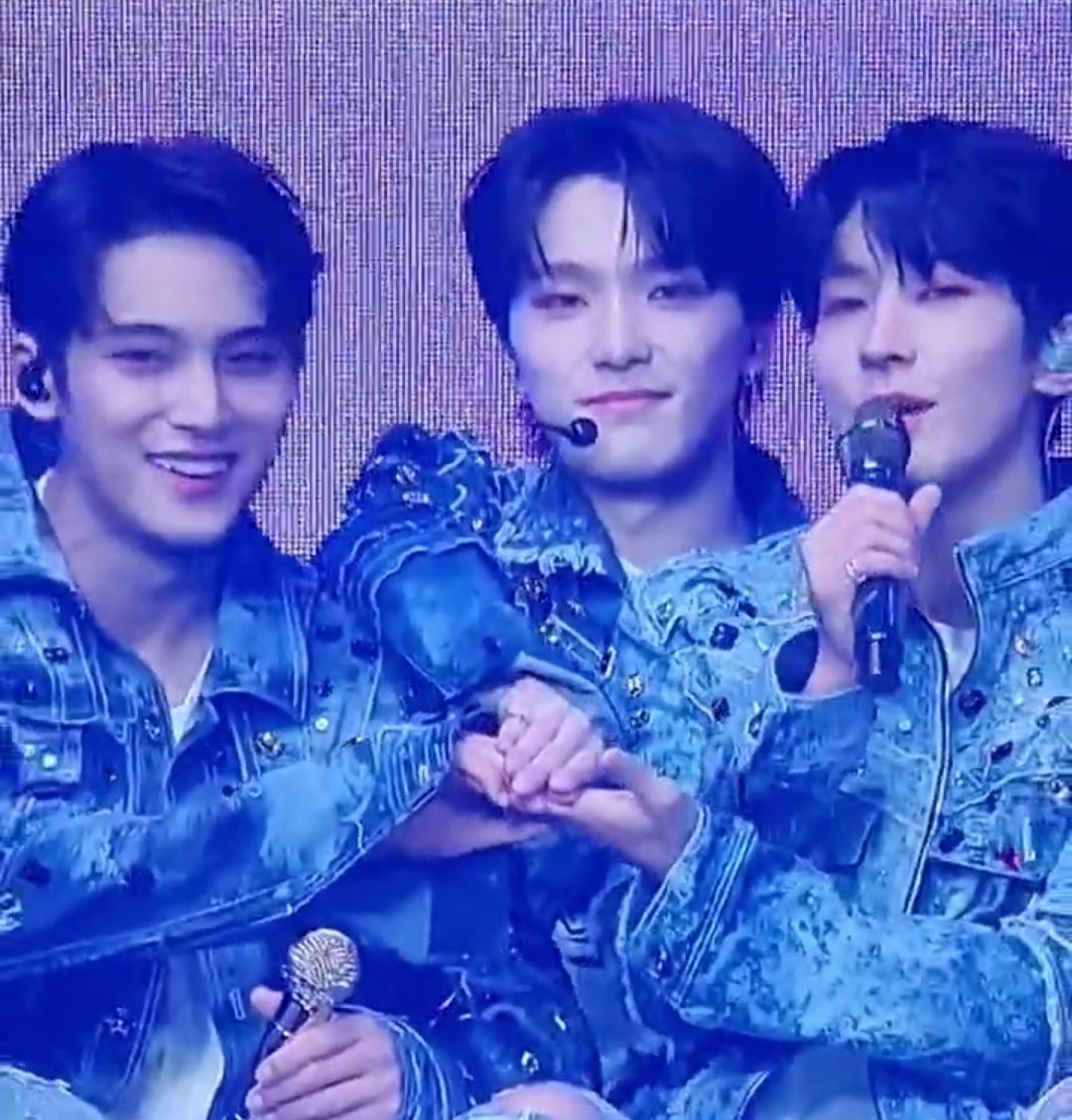 elda3sun's tweet photo. #SVT_POWER_OF_LOVE
Dino me representa 🤣❤️
 meanie 🍭✨ https://t.co/iP5gvXrumQ