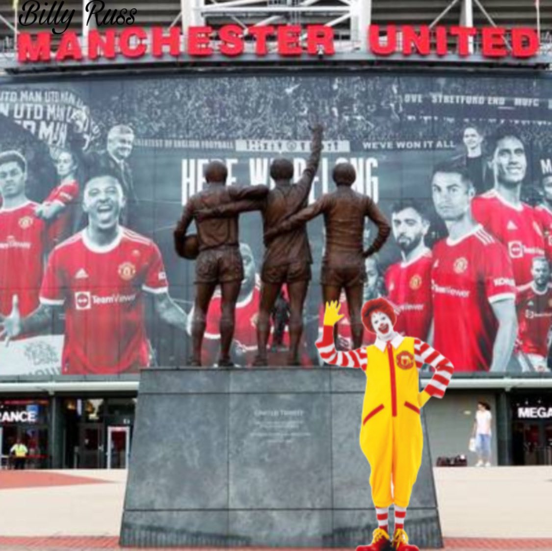 LtdBilly's tweet photo. Good luck to @ManUtd new manager, I’m sure you’ll do a fine job @Carra23 @GNev2 https://t.co/3dhVqS0upK