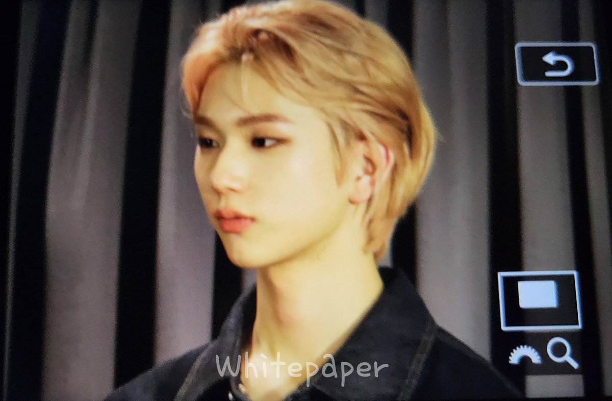 WHITEPAPE_R's tweet photo. 211121 에버라인

절세미남

#EPEX #이펙스 #BAEKSEUNG #백승 #백지야 https://t.co/VP3YyA2Luz