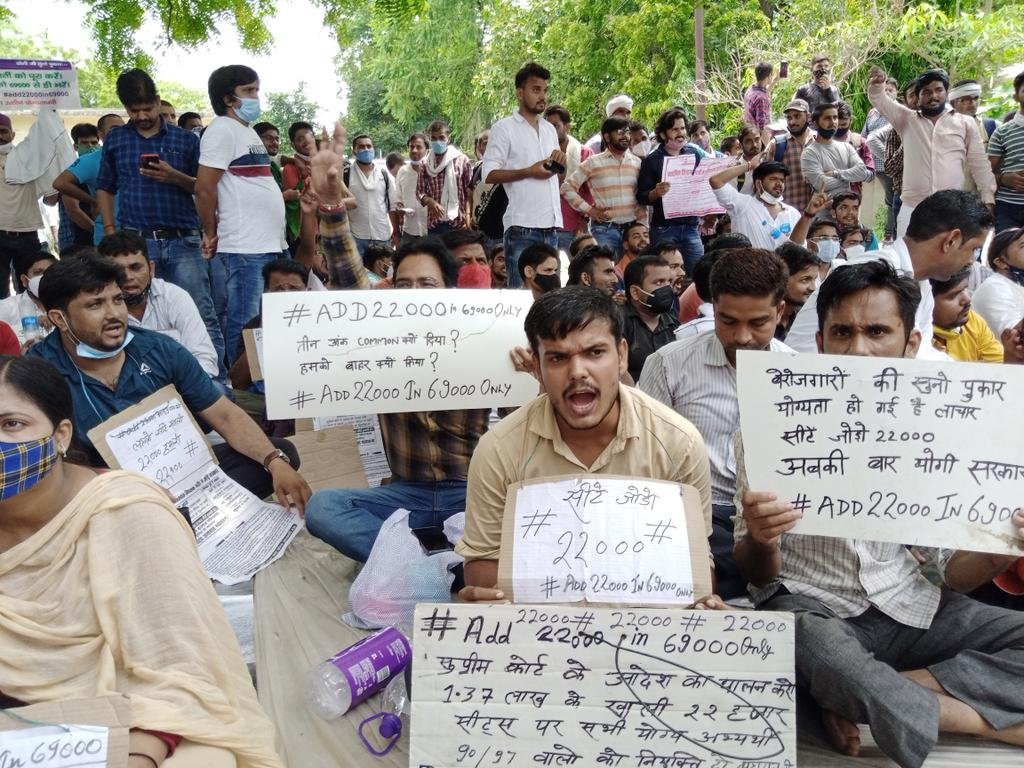 <a href="/yadavakhilesh/">Akhilesh Yadav</a> असली शिखा पाल यह है जो बेसिक में सुप्रीमकोर्ट के आदेश काUPसरकार द्वारा अनुपालन कराने के लिएSCERTपरिसर निशातगंज लखनऊ स्थित पानी की टंकी के पास सभी धरना-प्रदर्शन कर रहे सुपर टेट पास अभ्यर्थियों के साथ153दिनों से ज्यादा समय से धरना दे रही है<a href="/kpmaurya1/">Keshav Prasad Maurya</a> <a href="/narendramodi/">Narendra Modi</a> <a href="/myogiadityanath/">Yogi Adityanath</a>