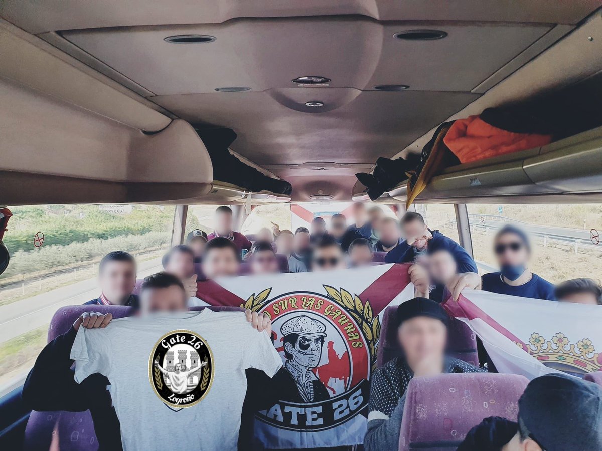 Gate26udl's tweet photo. TUDELA ON TOUR ⚔️⚪️🔴 @UDLogrones @viejofondo09 #Gate26 https://t.co/VhgIk5XOYO