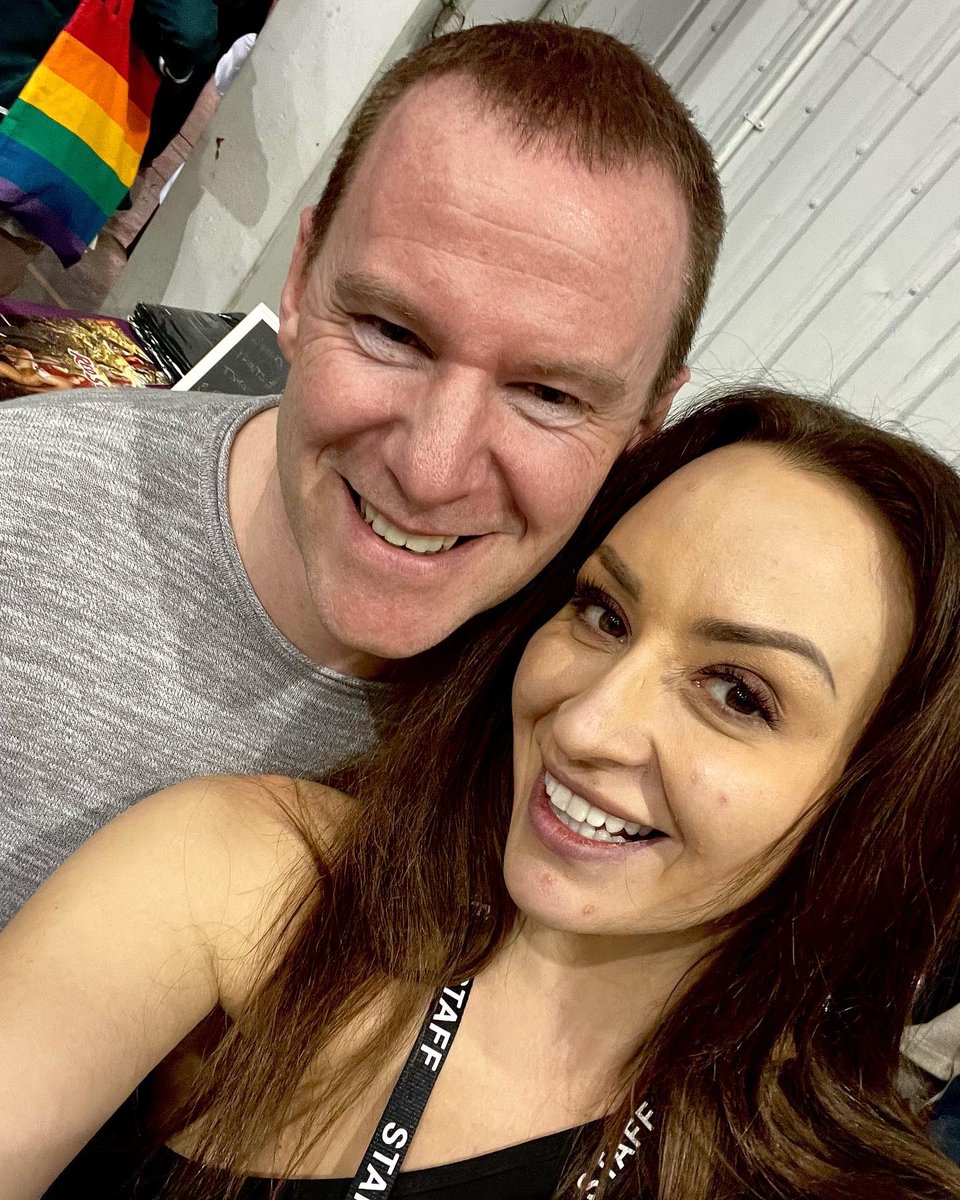 FLYNNTOONARMY's tweet photo. Had the pleasure in meeting Tabitha Lyons at Wales Comic Con. such a lovely lady. Thank you for the photo @Artyfakes #tabithalyons #artyfakes #cosplay #comiccon #model #presenter #cosplayer #cosplay #artyfakescosplay #artyfakes #tabithalyons #walescomiccon @walescomiccon https://t.co/nPdnDzOuEJ