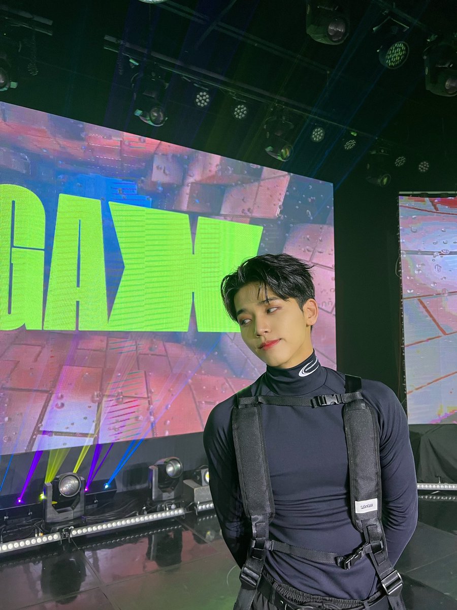 OmegaX_members tweet picture