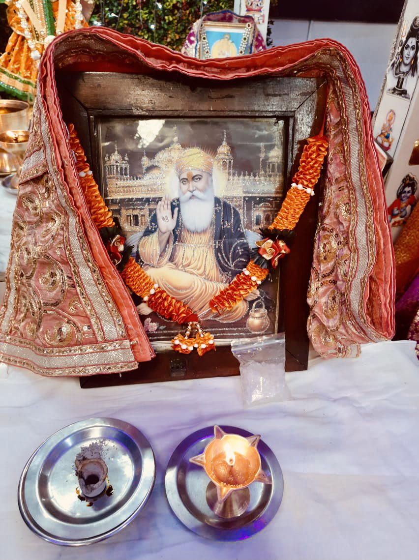 IndiainAngola's tweet photo. Ambassador participated in #GuruNanakJayanti celebrations organized by #Mabor Temple Committee in #Luanda #Angola @iccr_hq @PMOIndia @IndianDiplomacy @SecySanjay @M_Lekhi @MinOfCultureGoI @MOS_MEA @DDIndialive @harshvshringla https://t.co/xkfts8D545