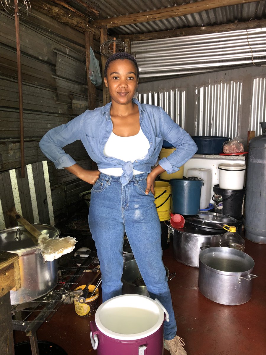 Mpho_Mmasechaba's tweet photo. My name is Mpho Mmasechaba I sell takeaways, Kotas and chips on weekends. Welcome to my Shop 🙏🏽 https://t.co/fL8gscGilK