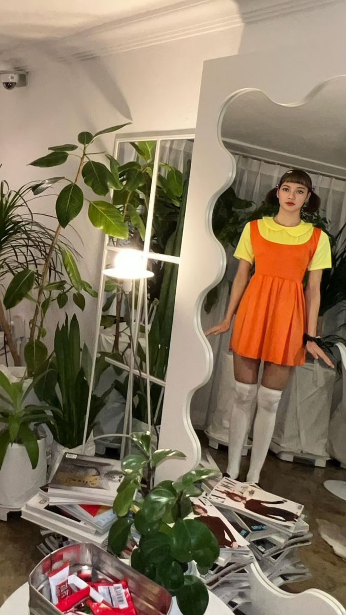 BPINKSWALLPAPER's tweet photo. 211031 LISA IG Post HD wallpapers extended version
Halloween👻

DM for requests

#BLACKPINK #LISA @BLACKPINK https://t.co/vTudrvjAOy