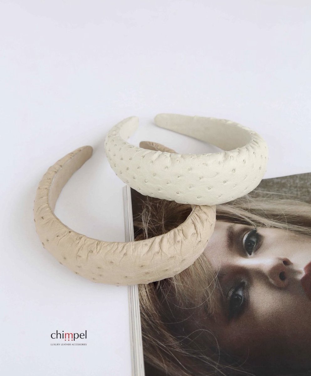 ChimpelM's tweet image. HEAD BAND.... or also known as an ALICE BAND. At Chimpel we pride ourselves in utilising every piece of leather in order to reduce leather waste. Made from ethically sourced ostrich leather. #chimpel 

Shop online chimpel.co.za
.
.
.
#chimpel #sourcedethically #exotic
