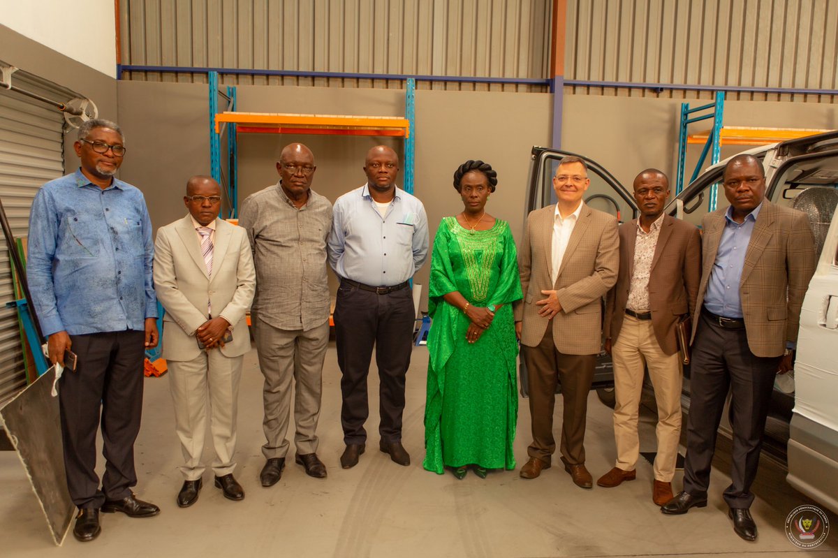 19.11.21 | Mme la Ministre d’Etat,  <a href="/adelekayinda01/">Princesse Adèle Kayinda Mahina</a>, sa délégation et les représentants de la CADECO ont visité l’entreprise International Armoring Corporate pour la présentation des véhicules blindés qui serviraient pour les convoies d’argent. #SouthAfrica #RelanceCadeco (1/2)