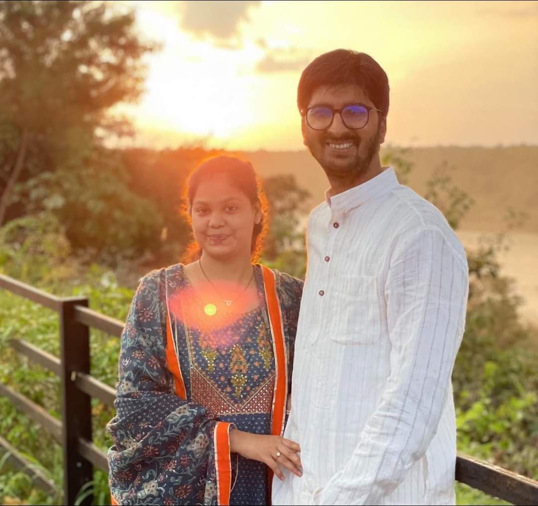 Omkar_INC's tweet photo. Happy Marriage Anniversary Bhaiya &amp; Bhabhi 🌺🎉 https://t.co/NE0Nu5SgM5