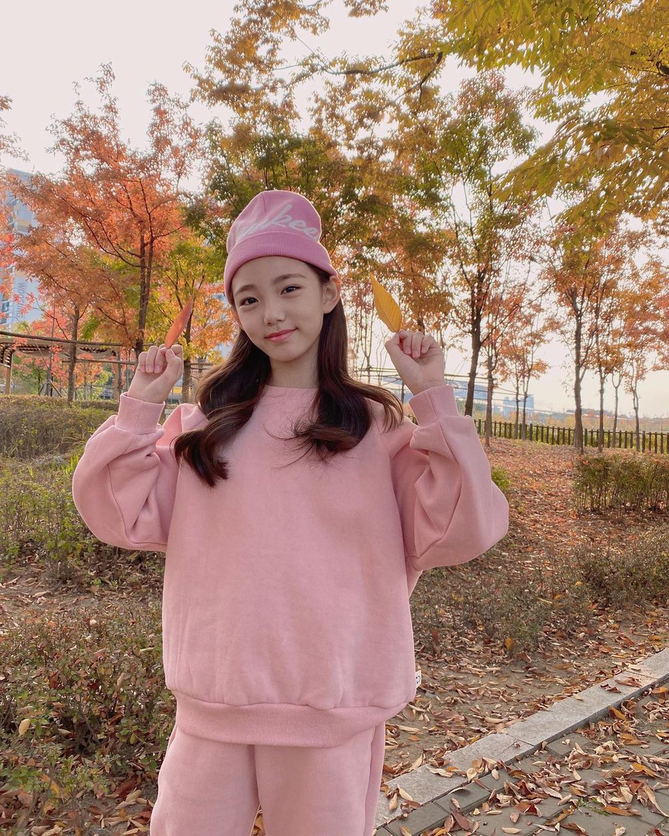 eunchaeyaa's tweet photo. Back?👻 https://t.co/mh1ypNNTZz