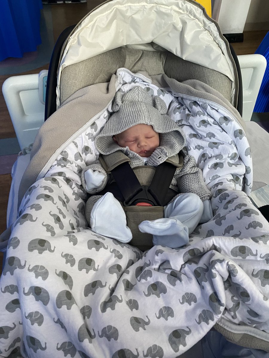 MerseyPolice's tweet photo. Since last Sunday @LiverpoolWomens has delivered more than 150 babies and provided specialist care for more than 60 on the neo-natal unit, bringing much joy to so many! We would once again like to join the public in saying thank you for all of your kindness and hard work!👶❤️💙 https://t.co/rWZtbjSk7Z