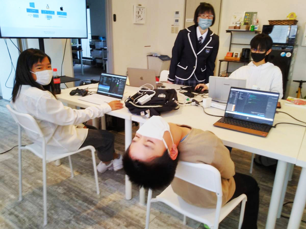 UnityGang45's tweet photo. Unity Gang in Miyazaki #1、無事終了しましたー！参加者4名。募集ツイートをRTしていただいたり、いいねで応援していただいた皆様に大変感謝しています。

詳細は後日レポートを書きます！宮崎にUnityが布教されていくぜ・・・。
※写真UP許可済み

#Unity #UnityGang #宮崎 #宮崎県 #プログラミング https://t.co/Rs5Y6jN7EB