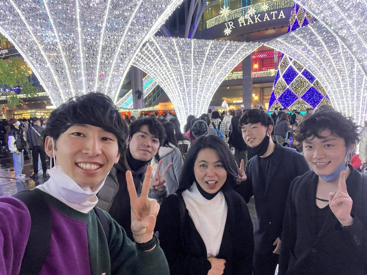 michiyoDBK's tweet photo. #Shopify #UnReact
福岡での最高の時間を後に、鹿児島へ向かっています🚅

昨夜はUnReact&amp;インターン生と、今日はUnReactメンバー4名と丸一日美味しいのを食べ、語り合い、遊び、かけがえのない時間を過ごしました

Shopifyを始め彼らに出会えた事は、私にとって何よりもの宝です✨

最高の友に感謝❣️ https://t.co/K9VfxGHznt