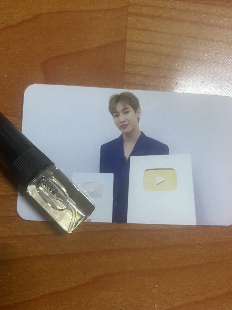 Roshida32376709's tweet photo. ได้ของแล้วนร้าาาา #BamBam #GOT7 #bambam1a #got7support @emmaarbuda https://t.co/lISFSQHPYG