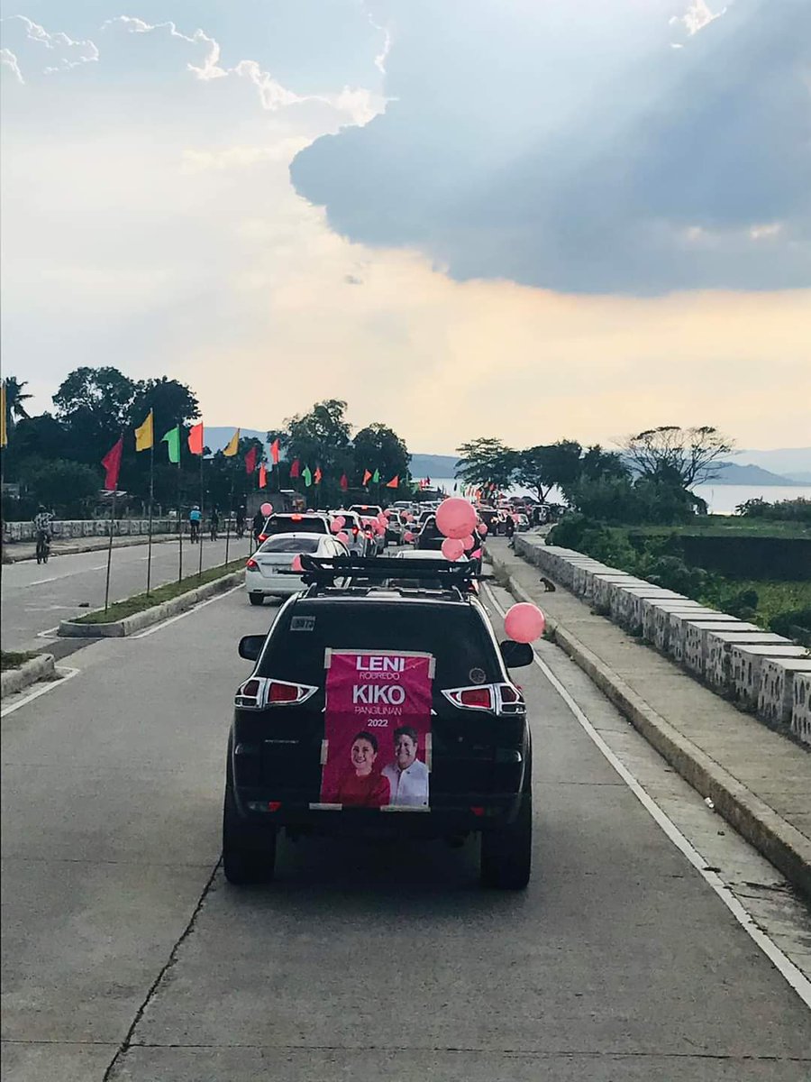 raissalyn's tweet photo. Parang fiesta! 🎉🎉🎉 punong puno ng saya, punong puno ng respeto sa bawat isa at higit sa lahat punong puno ng pag asa! #tanauaenosforLeni #lenikiko2022 #alaehKakamPINKkami @rapplerdotcom @PinoyAkoBlog @kikopangilinan https://t.co/WdAe5XjdOi