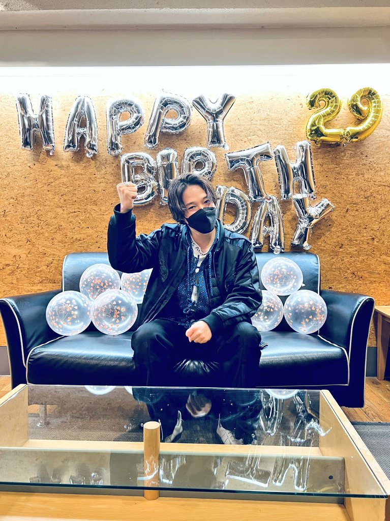 Lt_70RDER's tweet photo. 🐶 #真田佑馬誕生祭 🎸
真じぃ、おたおめ🎂️️♥️
ツアー大阪公演では、
みたらしさんに
よろしく言っといてね!笑
真じぃにとって、
Happyな1日&幸せ溢れる
1年になりますように🌈🌈🌈
#真田佑馬誕生祭2021
#7ORDER #SevenOrder
#MakeHappyORDER https://t.co/KTdAVMfLP3