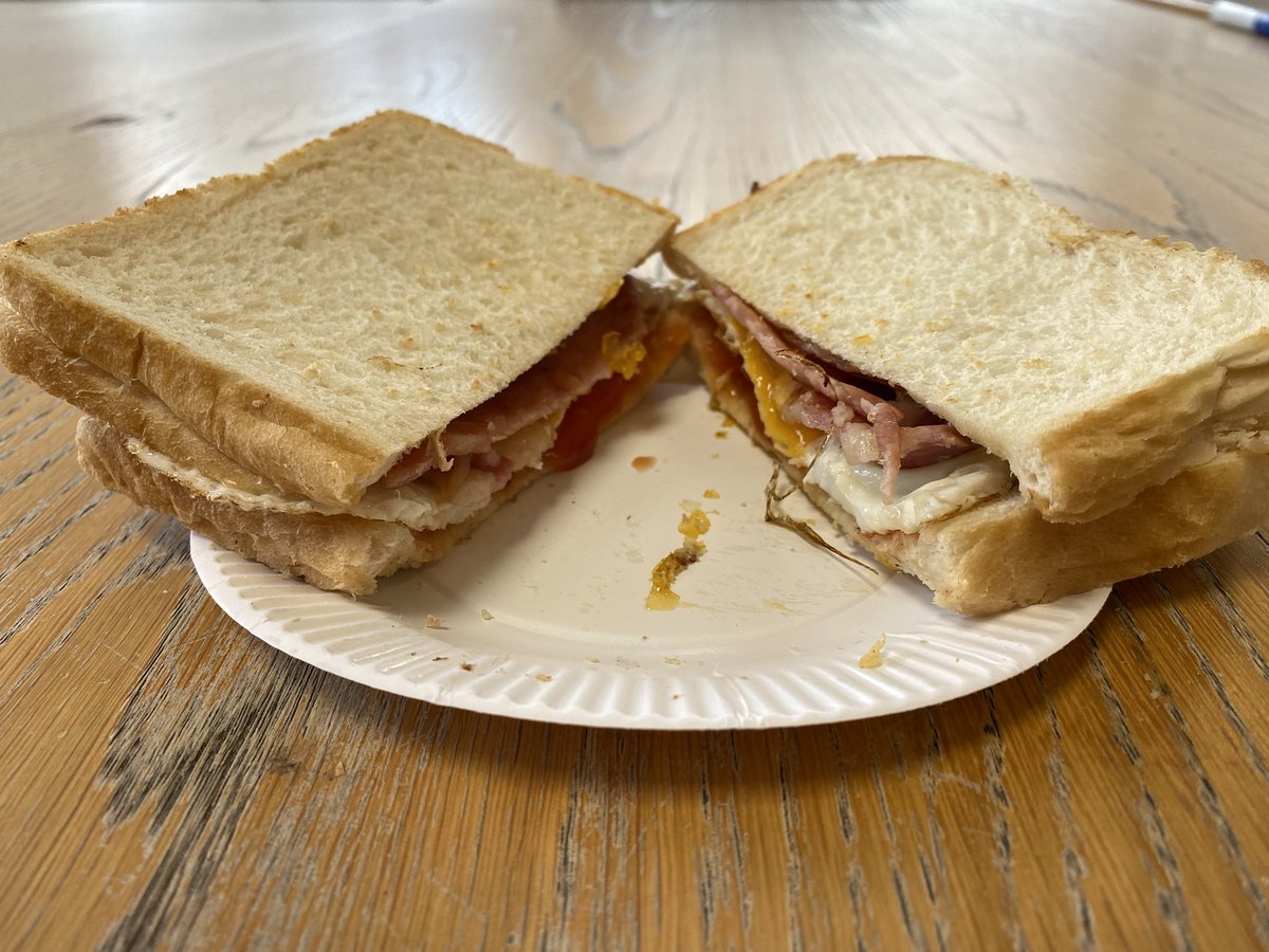 This was perfect for a Sunday morning early shift…. 

#EarlyShiftPerks #BaconAndEgg