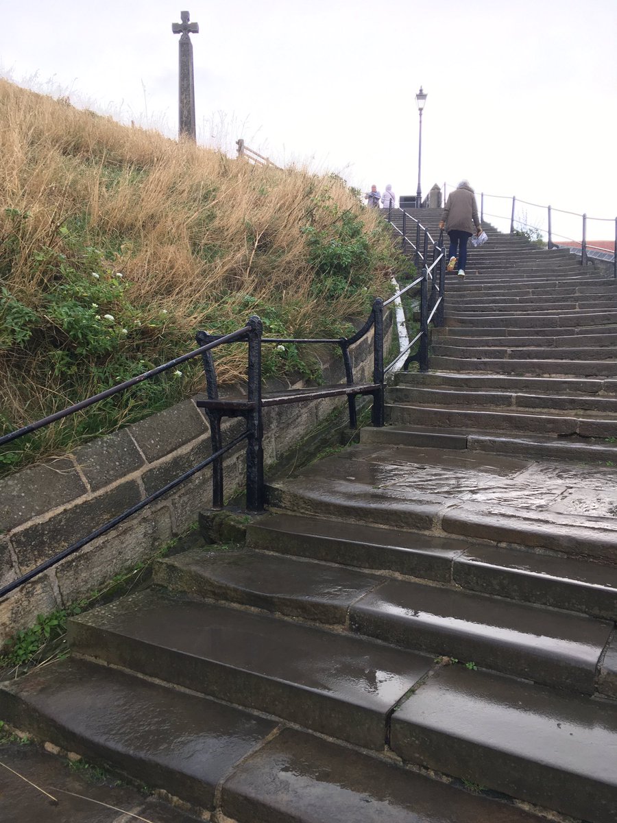 wunday59's tweet photo. @MyFaveBench A bench is always welcome even if you’re not at the top yet. 175!
#199Steps https://t.co/dEAM5PCZ56