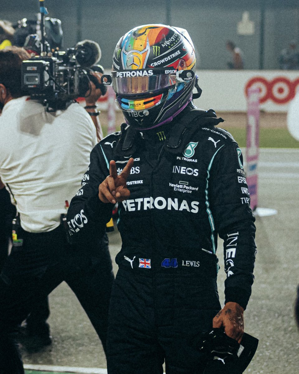 LH44_Lisa's tweet photo. Well done @LewisHamilton π on #Pole102 π yesterday ππΎ What.A.Lap #TeamLH #QatarGP https://t.co/Ph5DTEuYTY