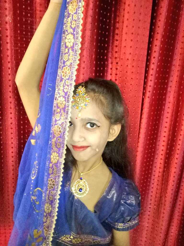 Meghadancing222's tweet photo. Please like on my new videohttps://youtu.be/qi0Yswe7C9k https://t.co/WyGWwUzS6z