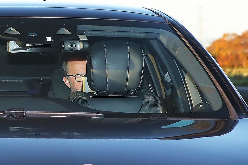 BoycottGlazers's tweet photo. Ole's gone but he shouldn't be the only one
•helped in the Glazer take over.
•4 failed managerial appointments.
•spent in excess of £1bn
•highest paid chief exec. in football
•Ringleader of the ESL
Here he is today: hiding away from the media like a nonce.
#SackWoodward https://t.co/rPyevzMKJw