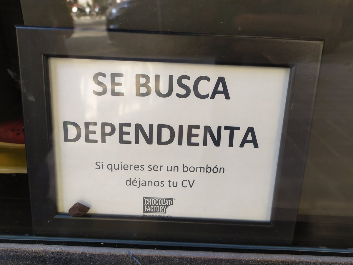 AnnaSubi80's tweet photo. Vist ara mateix #ChocolatFactory Ho trobeu normal???!!!!! 😱😤 No entro mai més a aquestes botigues! #percagarshi https://t.co/6RqtY4sMYp