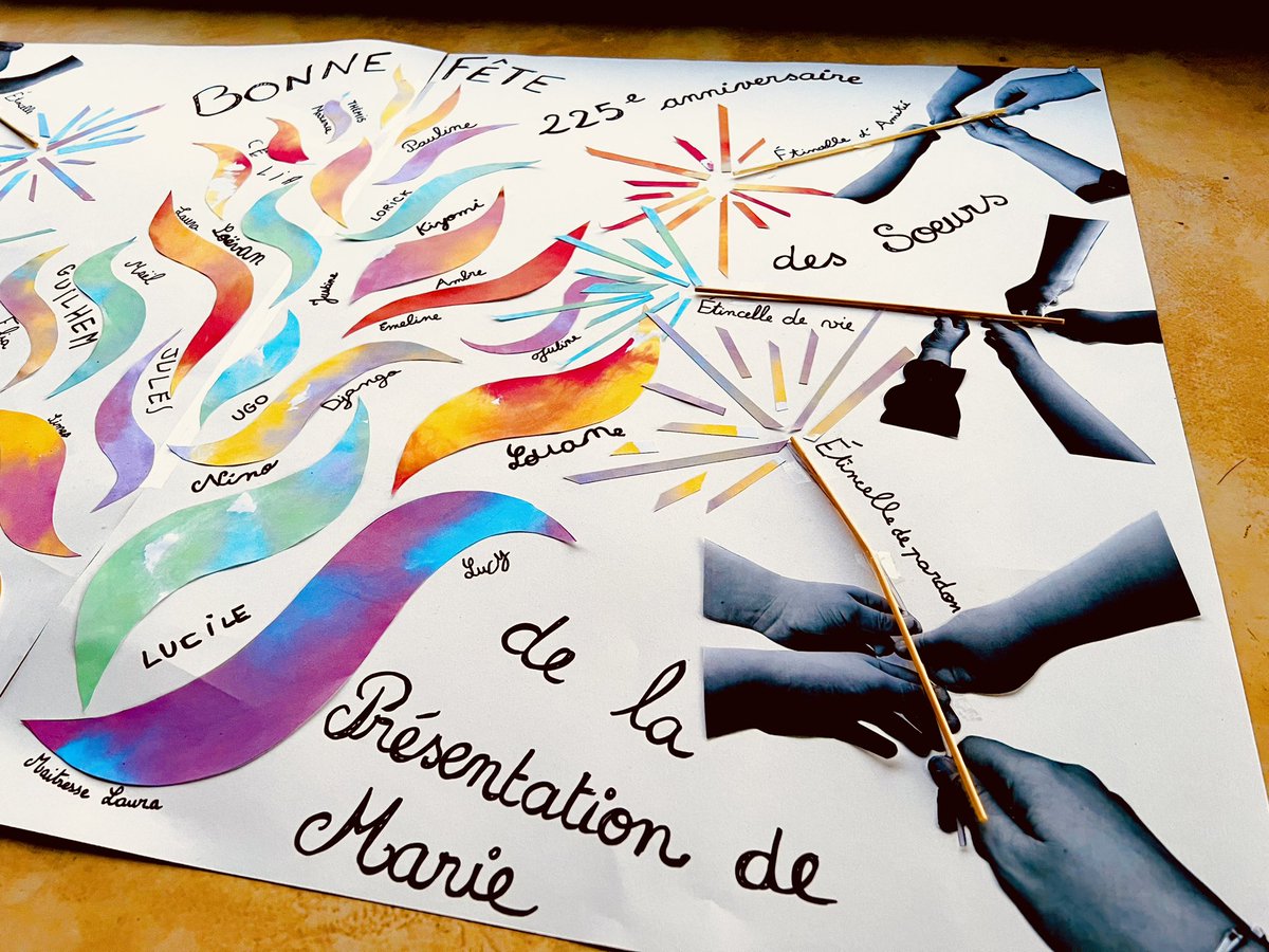 SarahPanda43's tweet photo. 🎂 Ce 21 novembre 2021 marque le 225e anniversaire de notre Tutelle! 💒
Dans notre petite école,construisons ensemble une flamme d'Espérance🔥à partir de nos étincelles d’amitié ✨d'amour, de pardon✨, d'espoir✨, de joie ✨et de vie✨.. pour la fête de la Présentation de Marie. https://t.co/lS7A1Oz9Uj