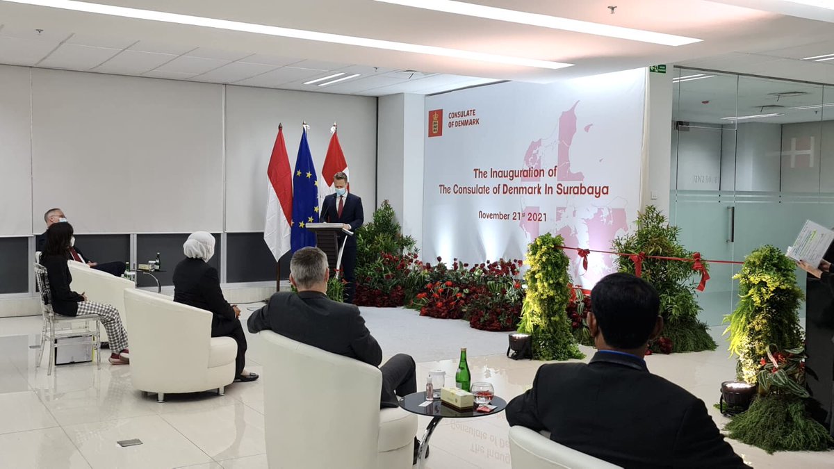 Today, Danish Foreign Minister <a href="/jeppekofod/">Jeppe Kofod</a> opened the new Danish Honorary Consulate in #Surabaya together with Governer of East Java <a href="/KhofifahIP/">Khofifah Indar Parawansa</a>. Apart from Surabaya, #Denmark also has consulates in Denpasar and Medan. 🇩🇰🏛🇮🇩

#new #embassy #consulate #diplomacy #foreignaffairs