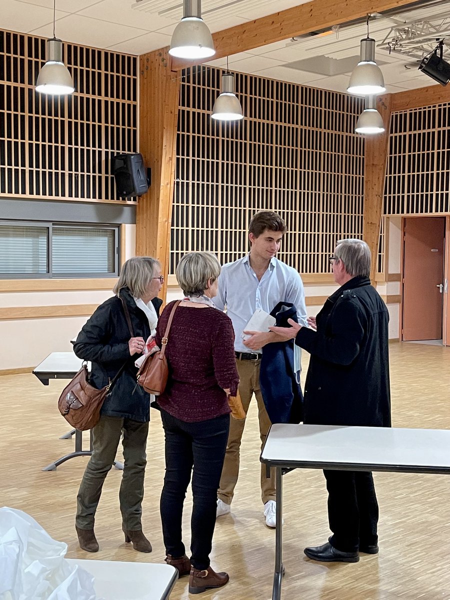 emmanueltasky's tweet image. Merci à @duboismarianne et son équipe pour l'organisation de ce repas traditionnel du Beaujolais nouveau autour de @GuilhemCarayon , président des @jeunesreps , ainsi que 2 de nos candidats investis pour les prochaines élections législatives, @MaximeBuizard et @Ariel_Levy45 .