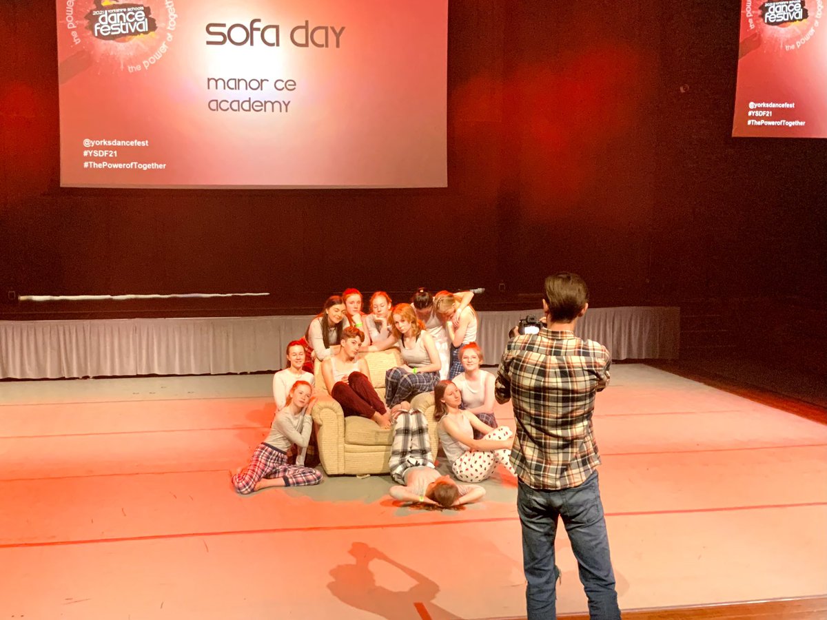 DaveLoweMusic's tweet image. Brilliant final technical rehearsals @YorksDanceFest #ManorManoeuvres #SofaDay @manorceacademy @HopeSentamuLT Massive privilege to enjoy what these amazing young people have created together.