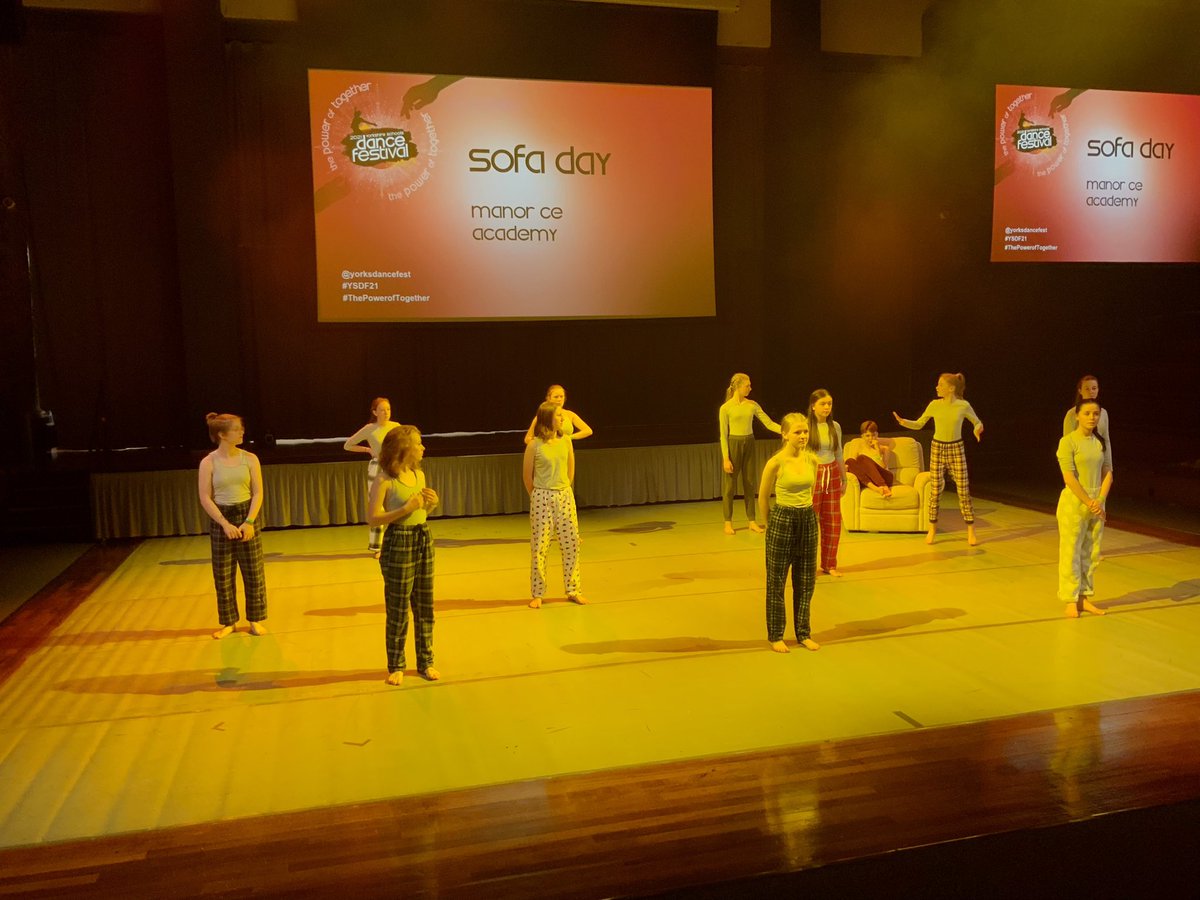 DaveLoweMusic's tweet image. Brilliant final technical rehearsals @YorksDanceFest #ManorManoeuvres #SofaDay @manorceacademy @HopeSentamuLT Massive privilege to enjoy what these amazing young people have created together.