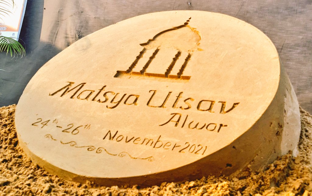 sandartistajay's tweet photo. welcome to #matsyautsav2021 #MatsyaFestival #alwar @my_rajasthan my sand art at #pushka https://t.co/MhFZZCUXaK