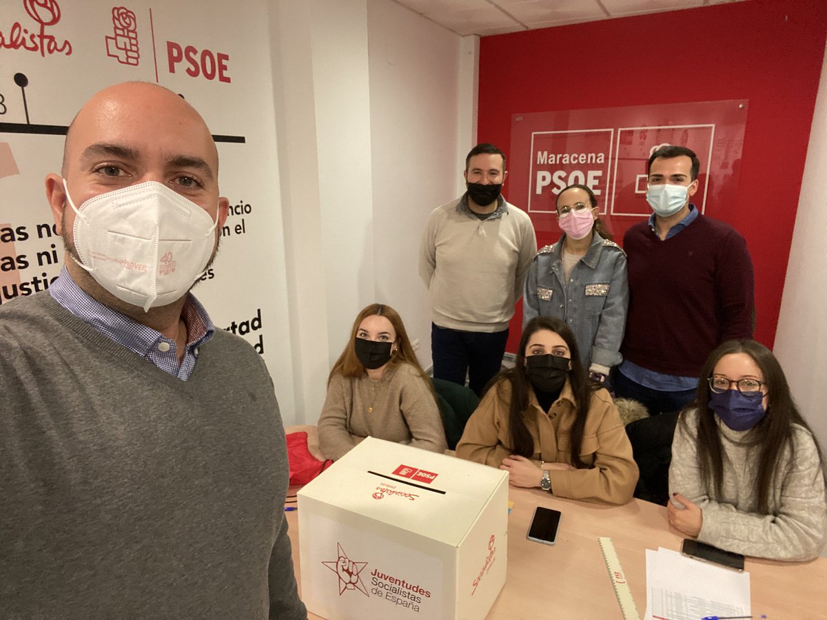 Recibimos la visita de nuestra S. General de las <a href="/JSAGranadaCEP/">JSA Granada 🌹</a> , <a href="/Patricia_CF_/">Patricia Carrasco Flores</a> en esta jornada de votación de las <a href="/JSE_ORG/">Juventudes Socialistas</a> 🌹✊🏻 #PrimariasJSE