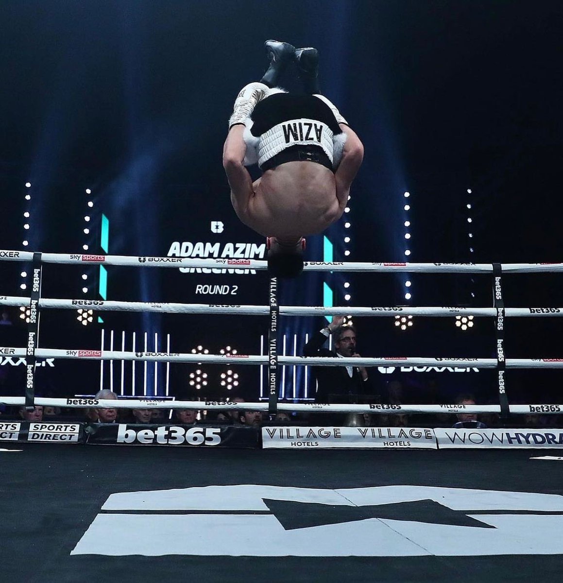Studio9Fitness_'s tweet photo. Congrats to the Azim brothers @HassanTheHitman &amp; @adamsuperkid who both won their professional fights last night at Wembley with two KO’s 🥊🥊

These boys are so dedicated to their craft, their journeys have only just begun! 💫

@builtnotbornuk 

#BuiltNotBorn #Boxing https://t.co/IqK4ePlv6D