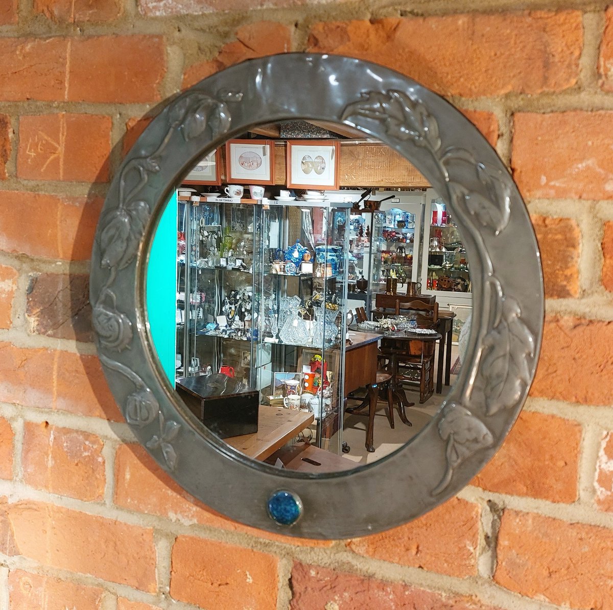 eversleybarn's tweet photo. #artsandcraftsmirror #pewtermirror #libertyspewter #bronzefish #engravedshell #enamelbrooch #judismithantiques #eversleybarnantiques https://t.co/OHsAa8K47l