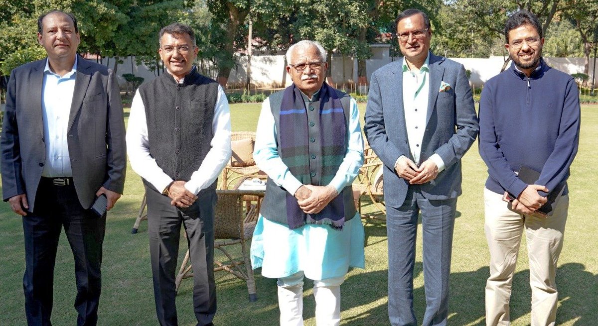 cmohry's tweet photo. Chairman and Editor-in-chief of @indiatvnews, Shri @RajatSharmaLive called on Chief Minister Shri @mlkhattar at CM residence in Chandigarh. https://t.co/ajB5Y6aPvn
