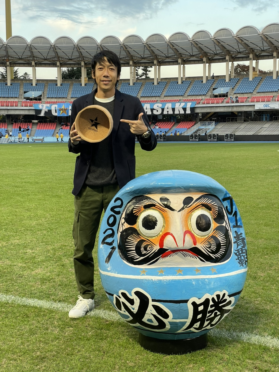 川崎フロンターレ S Tweet クラブの歴史の一つ 中村憲剛froも持ってくれた 優勝記念コルクフロ 風呂 桶 11 000円 税込 初優勝から歴代で通算9個目となる桶になります ユニフォームと同じように桶も毎年集めましょう 販売は11 22 月 1 59まで