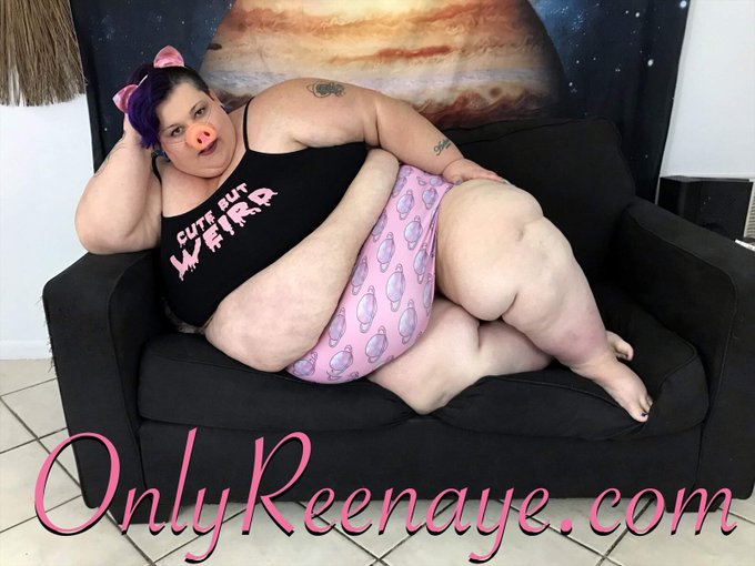 Come make me the biggest fattest piggy ever!!! Hot new updates at https://t.co/RZK6faJgxW #SSBBW #Feedee
